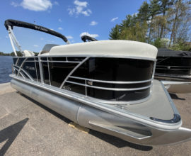 Sylvan 818 Mirage Cruise